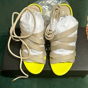 NWB Kenneth Cole Yellow Strappy Heels- size 7